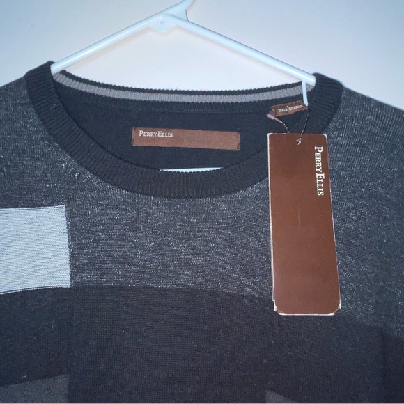 Perry Ellis NWT Sweater Crewneck Long Sleeves Block Style Black Gray Large - Picture 3 of 9